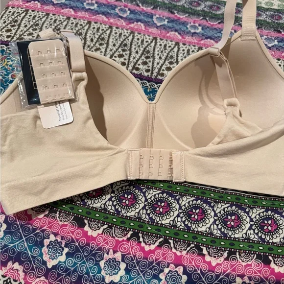Truekind Wireless Bras for Women No Underwire - Wirefree Bralettes for Women - Picture 8 of 13